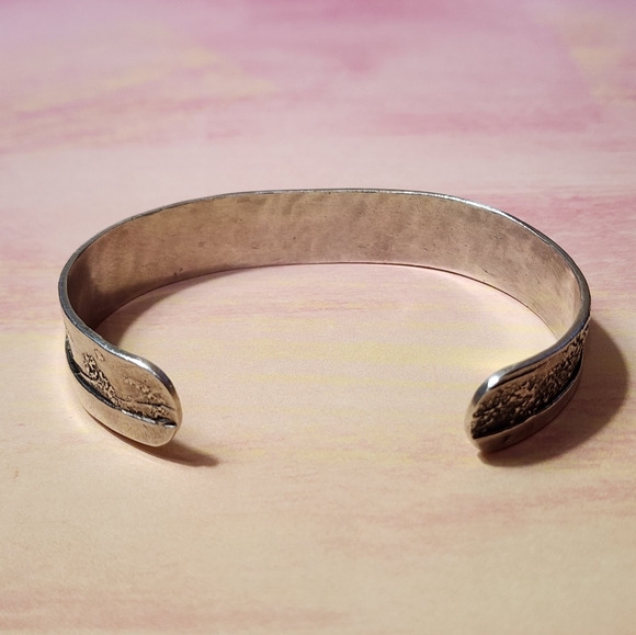 Native American Pueblo Storyteller Sterling Bracelet - Picture 2 of 7